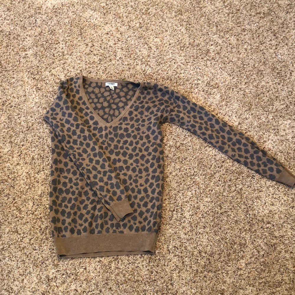 Leopard print v neck sweater
